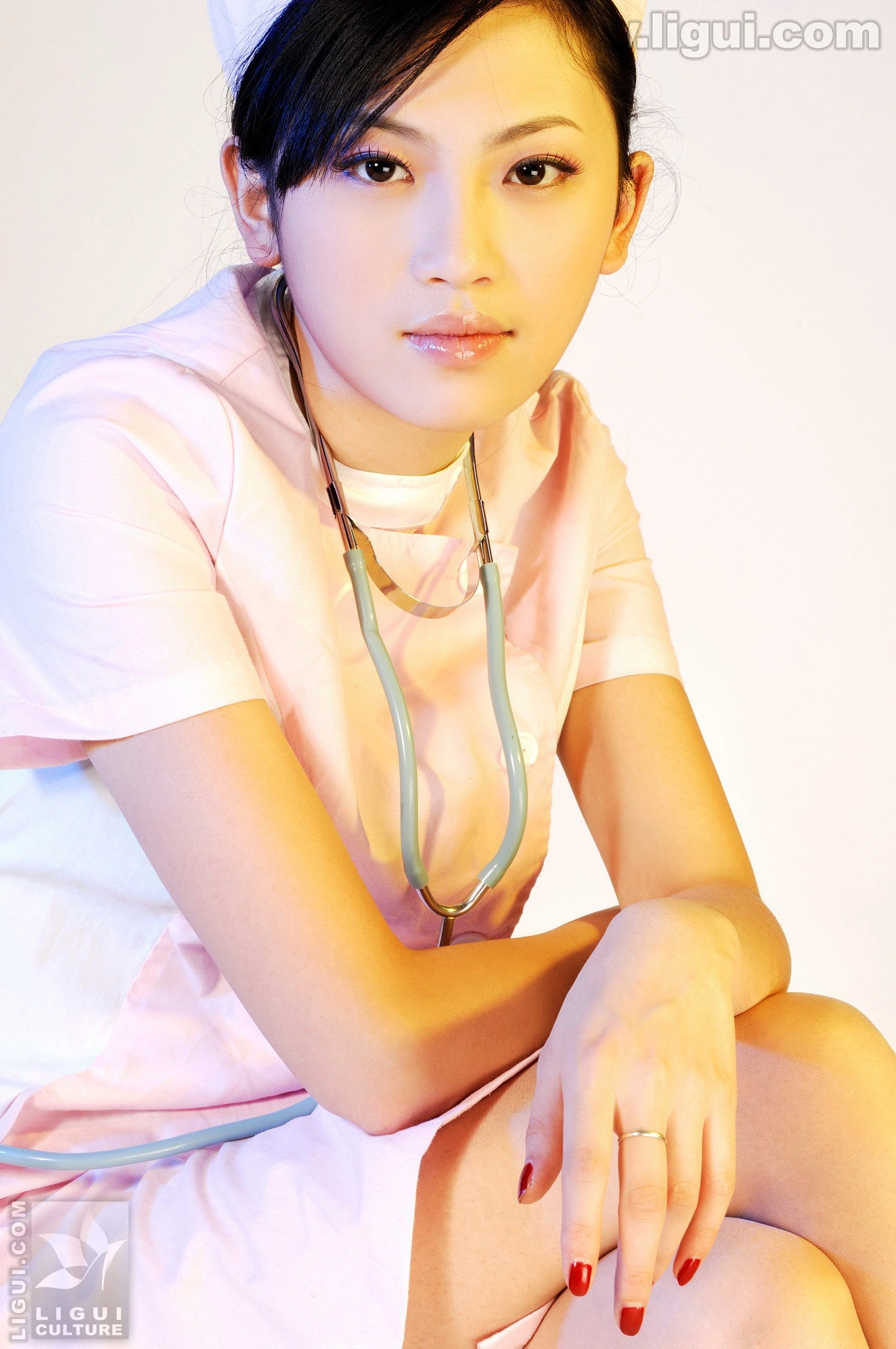 2010.02.05 完美的护士情节 model 左左 3